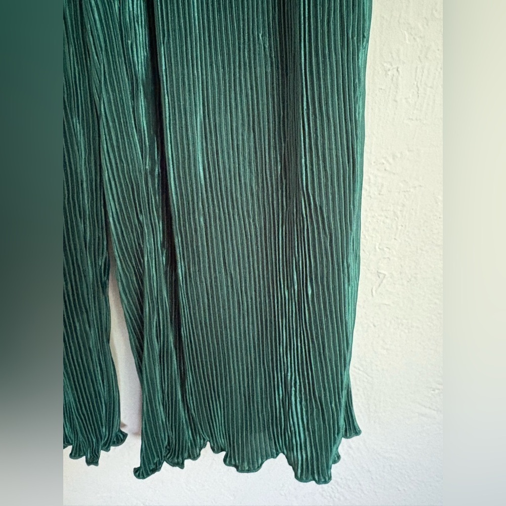 Cupshe Emerald Pleated Straight Leg Pants Size Small - Picture 4 of 7